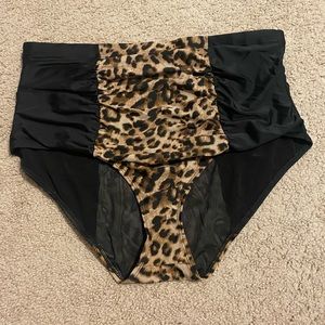 Torrid size 1 swim bottom